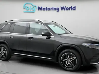 Begagnad Mercedes EQB300 AMG line 167 kW (228 HK) 2023 Svart SUV
