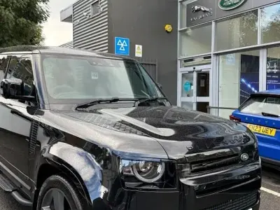 Used Land Rover Defender 525 HP (386 kW) 2022 Black SUV