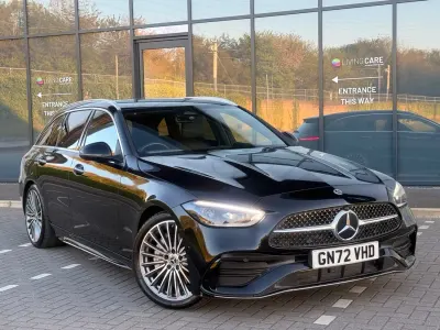 Usado Mercedes C200 AMG Line Premium 2022 Negro Familiar