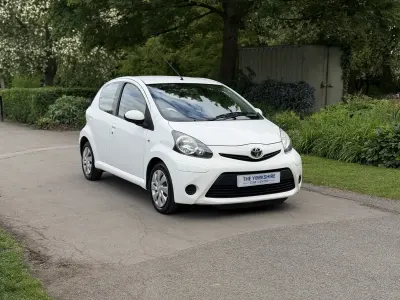 Used Toyota Aygo 2014 White Hatchback