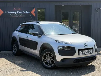 Used Citroën C4 Cactus Feel 100 HP (73 kW) 2015 Silver Hatchback