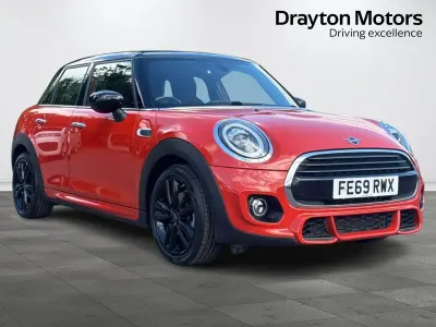 Used Mini Cooper Hatch 136 HP (100 kW) 2019 Orange Hatchback