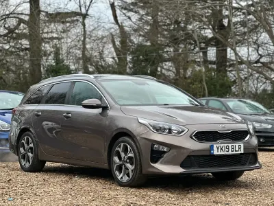 Used Kia Ceed 114 HP (83 kW) 2019 Brown Hatchback