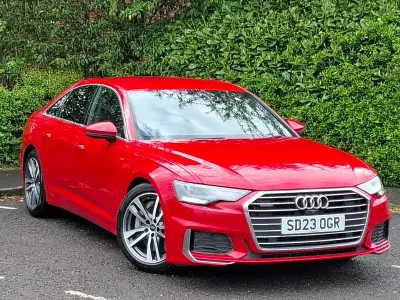 Usado Audi A6 S-Line 299 HP (219 kW) 2023 Vermelho Sedan