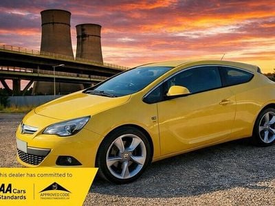 Used Vauxhall Astra GTC SRi 130 HP (95 kW) 2012 Yellow Hatchback