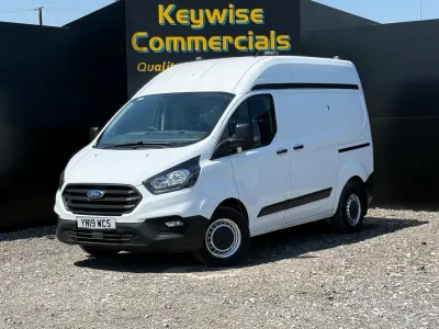Used Ford Transit Custom 105 HP (77 kW) 2019 White Van