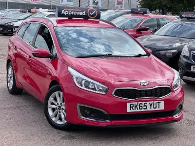Used Kia Ceed 2015 Red Hatchback