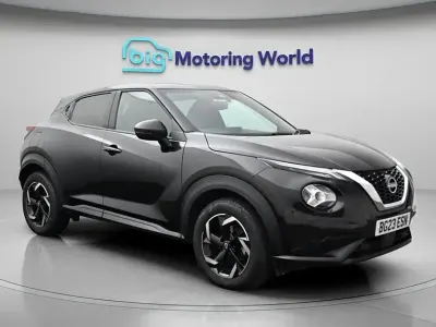 Usado Nissan Juke N-Connecta 114 HP (83 kW) 2023 Preto SUV