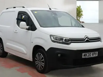Used Citroën Berlingo Start 100 HP (73 kW) 2020 White MPV