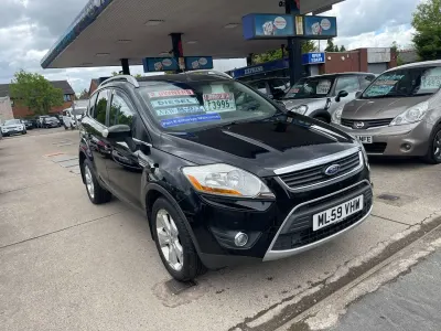Käytetty Ford Kuga Zetec 136 HP (100 kW) 2009 Musta Katumaasturi