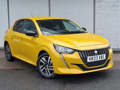 Used Peugeot 208 Active+ 100 HP (73 kW) 2023 Yellow Hatchback