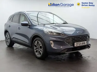 Usado Ford Kuga Titanium 120 HP (88 kW) 2020 Azul SUV