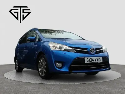 Usado Toyota Verso 112 HP (82 kW) 2014 Azul Monovolume