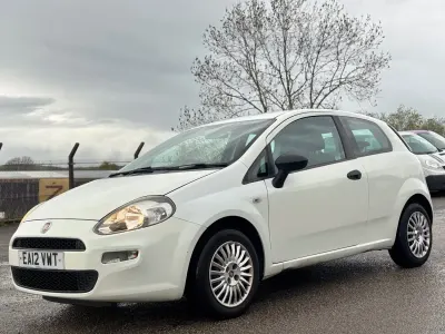 Usado Fiat Punto Pop 69 HP (50 kW) 2012 Branco Citadino