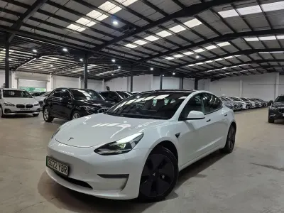 Używany Tesla Model 3 Long Range AWD 77 kW (106 KM) 2022 Biały Sedan/Limuzyna