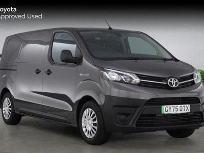 New Toyota Proace 100 kW (136 HP) 2025 White MPV
