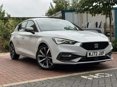 Used Seat Leon FR Sport 190 HP (139 kW) 2022 White Hatchback