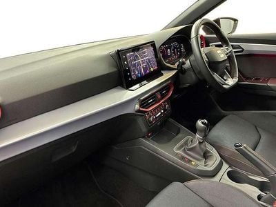 Używany Seat Ibiza FR 94 KM (69 kW) 2023 Czerwony Hatchback