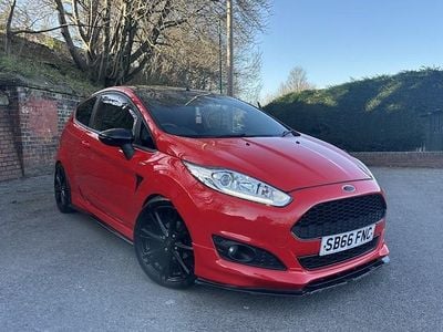Used Ford Fiesta ST-Line 140 HP (102 kW) 2016 Red Hatchback