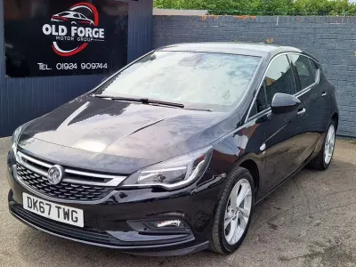 Second-hand Vauxhall Astra SRi 2017 Negru Hatchback