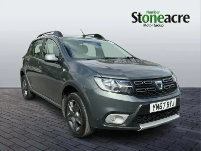 Usado Dacia Sandero Stepway 90 HP (66 kW) 2018 Cinzento Citadino