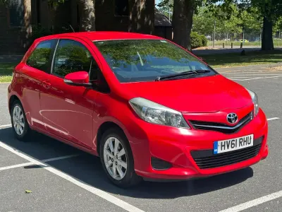 Used Toyota Yaris 2011 Red Hatchback
