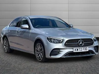 Begagnad Mercedes E400 AMG Line Premium 334 HK (245 kW) 2023 Silver Sedan