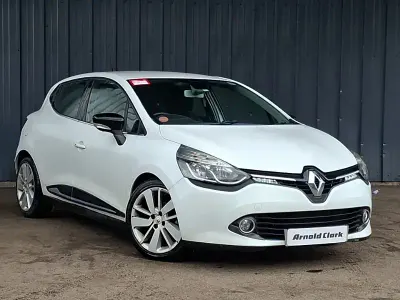 Used Renault Clio Dynamique 90 HP (66 kW) 2015 White Hatchback