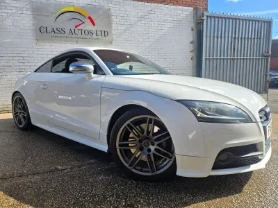 Begagnad Audi TTS Black Edition 272 HK (200 kW) 2011 Vit Sportkupé