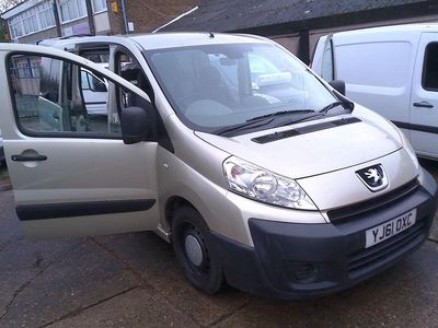 Used Peugeot TePee Comfort 92 HP (67 kW) 2012 Gold MPV
