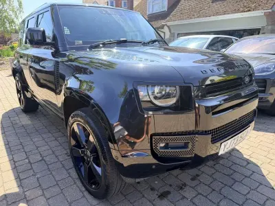 Used Land Rover Defender HSE Dynamic 300 HP (220 kW) 2024 Black SUV
