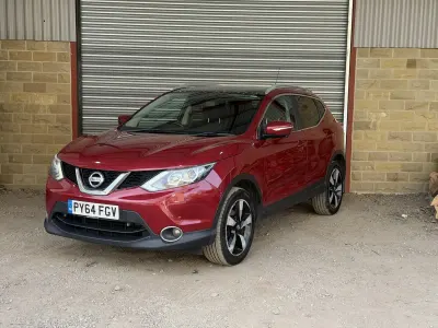 Used Nissan Qashqai N-TEC 110 HP (80 kW) 2015 Red SUV