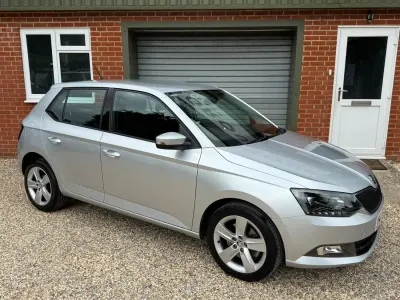Usado Skoda Fabia SE L 110 HP (80 kW) 2016 Prateado Citadino