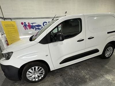 White Used 2021 Peugeot Partner MPV | £8,195 (Good price)