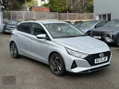 Used Hyundai i20 Premium 100 HP (73 kW) 2022 Silver Hatchback