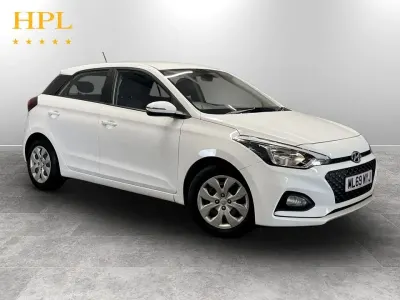 Used Hyundai i20 75 HP (55 kW) 2020 White Hatchback