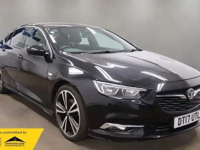 Second-hand Vauxhall Insignia Sport 170 CP (125 kW) 2017 Negru Hatchback
