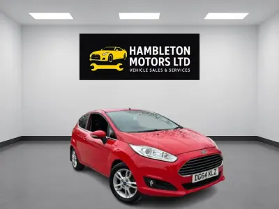 Używany Ford Fiesta Zetec 82 KM (60 kW) 2015 Czerwony Hatchback