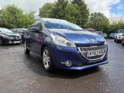 Used Peugeot 208 Allure 68 HP (50 kW) 2013 Blue Hatchback