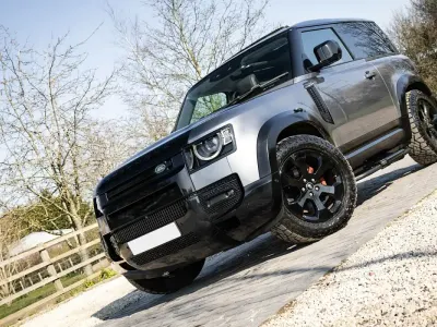 Used Land Rover Defender HSE 300 HP (220 kW) 2021 Grey SUV