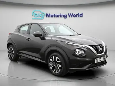 Usado Nissan Juke Acenta 114 CV (83 kW) 2022 Negro SUV
