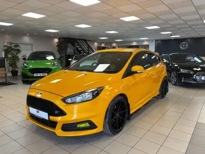 Begagnad Ford Focus ST 185 HK (136 kW) 2016 Gul Halvkombi