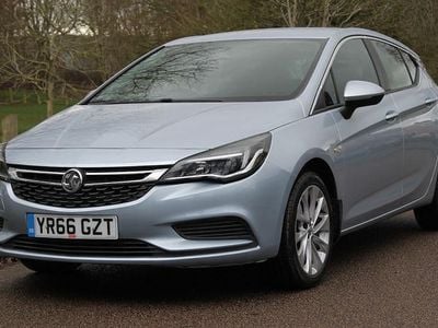 Used Vauxhall Astra 125 HP (91 kW) 2016 Silver Hatchback