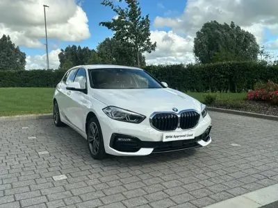 Used BMW 118 Sport Line 134 HP (98 kW) 2024 White Hatchback
