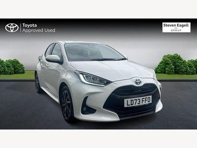 Used Toyota Yaris Hybrid Design 116 HP (85 kW) 2023 White Hatchback