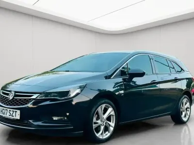 Used Vauxhall Astra SRi 150 HP (110 kW) 2017 Black Estate