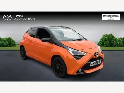 Used Toyota Aygo X-cite 72 HP (52 kW) 2020 Orange Hatchback