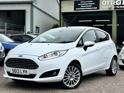 Usado Ford Fiesta Titanium 101 HP (74 kW) 2017 Citadino