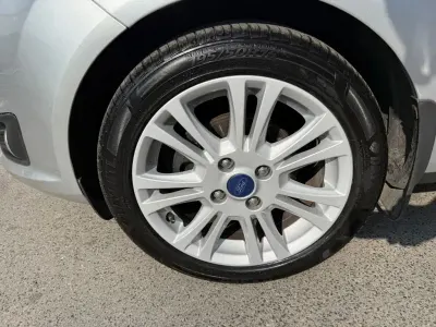Used Ford Fiesta Zetec 100 HP (73 kW) 2015 Silver Hatchback