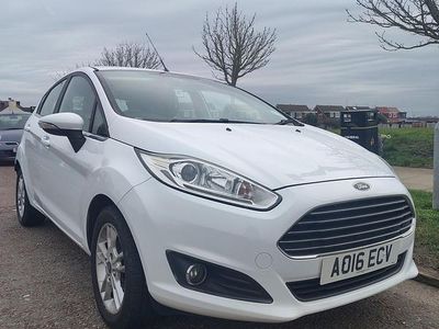 Used Ford Fiesta Zetec 2016 White Hatchback